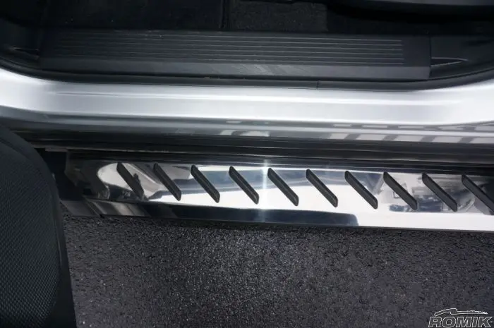 Romik Stainless Steel Running Boards For 2021–2024 Nissan Rogue Rzr 1
